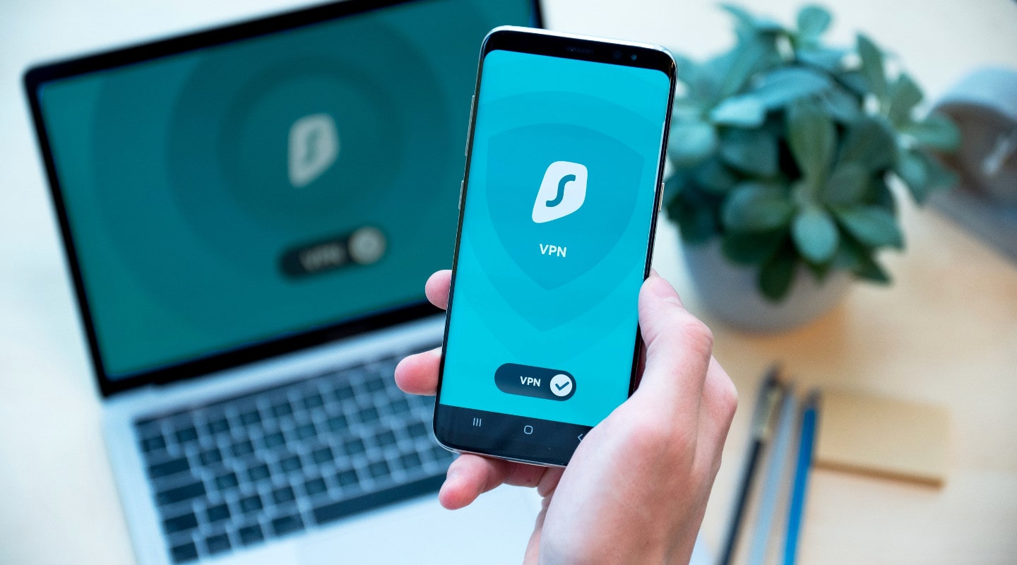 Co to jest VPN? Dlaczego warto z niego korzystać? Darmowe i płatne VPN