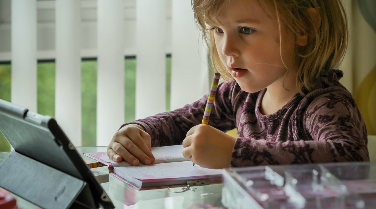 Aplikacje do kontroli rodzicielskiej. Jak dbać o bezpieczeństwo dziecka w sieci?