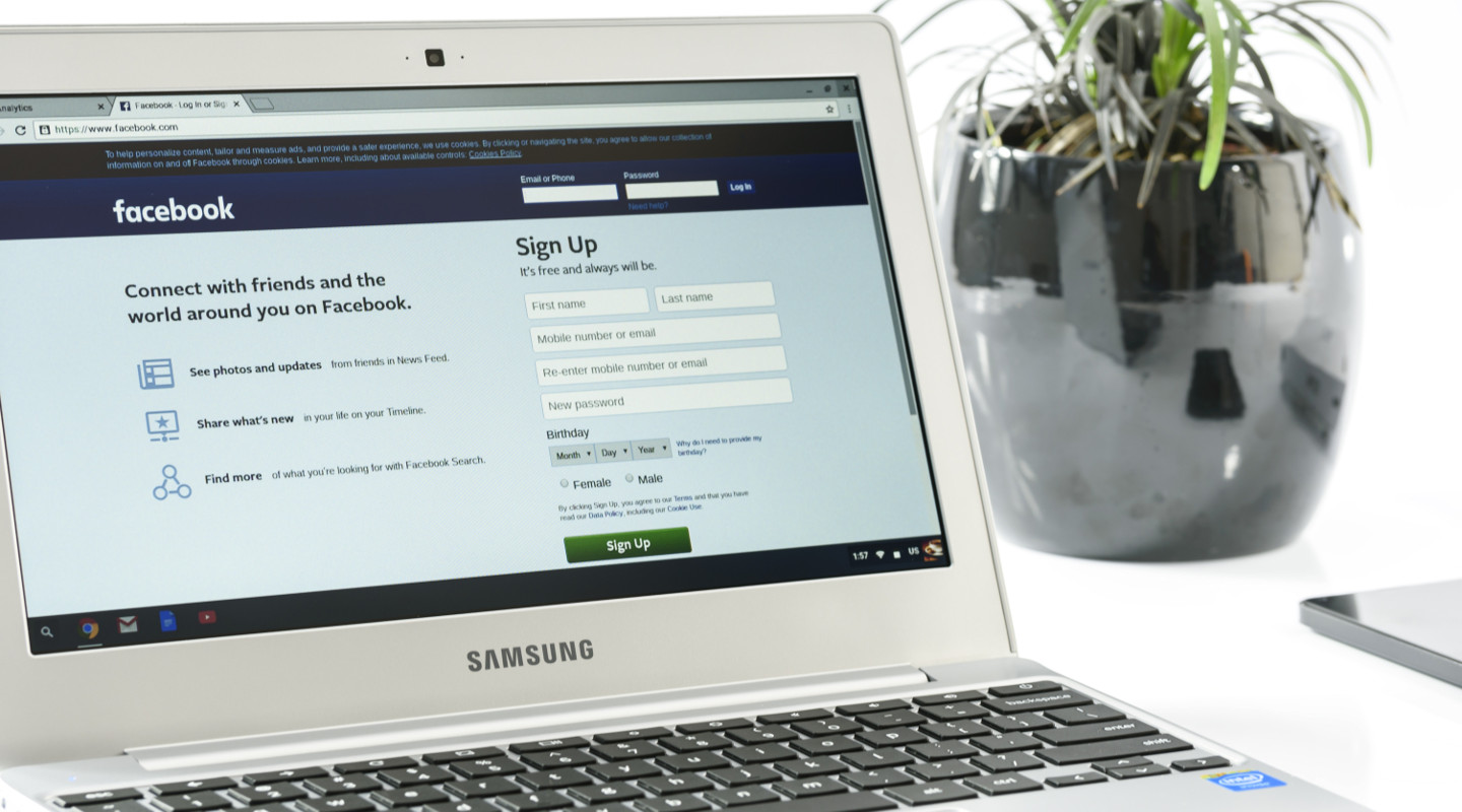 Jak zmienić hasło na Facebooku?