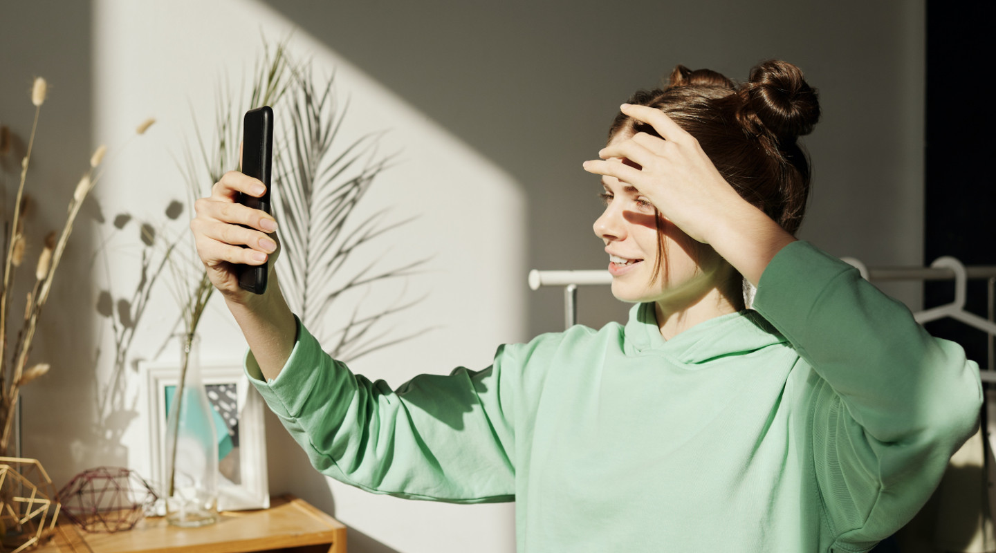 Sexting coraz groźniejszy – jak rozmawiać o tym temacie z dzieckiem?