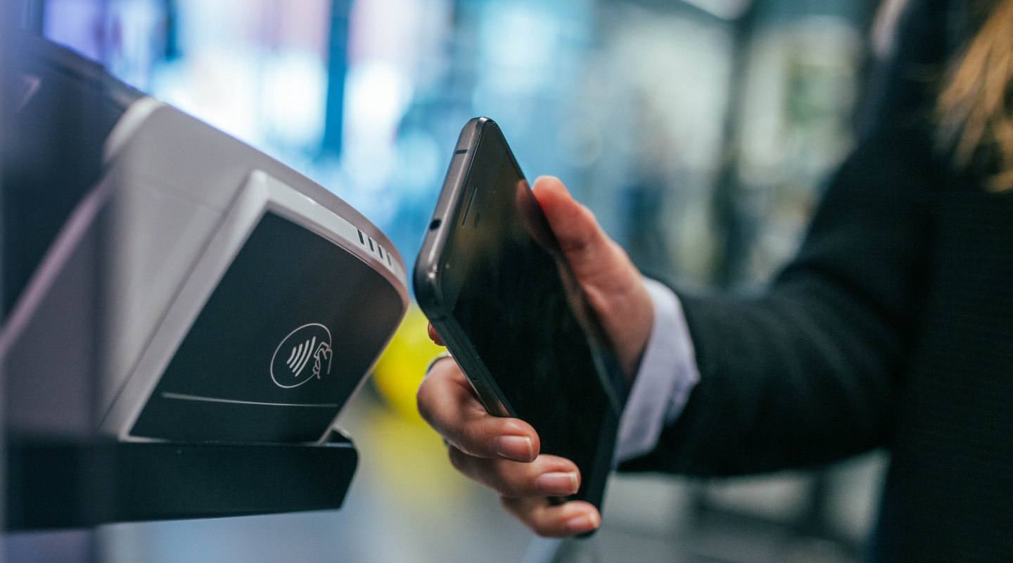 Czy BLIK zbliżeniowy jest bezpieczny? Jak to działa?