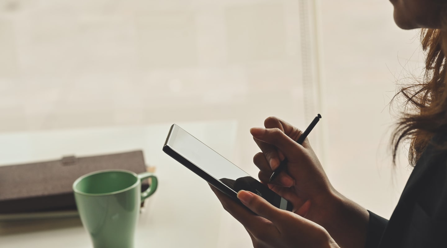 Podpis elektroniczny i kwalifikowany podpis – co zawiera i jak go uzyskać?