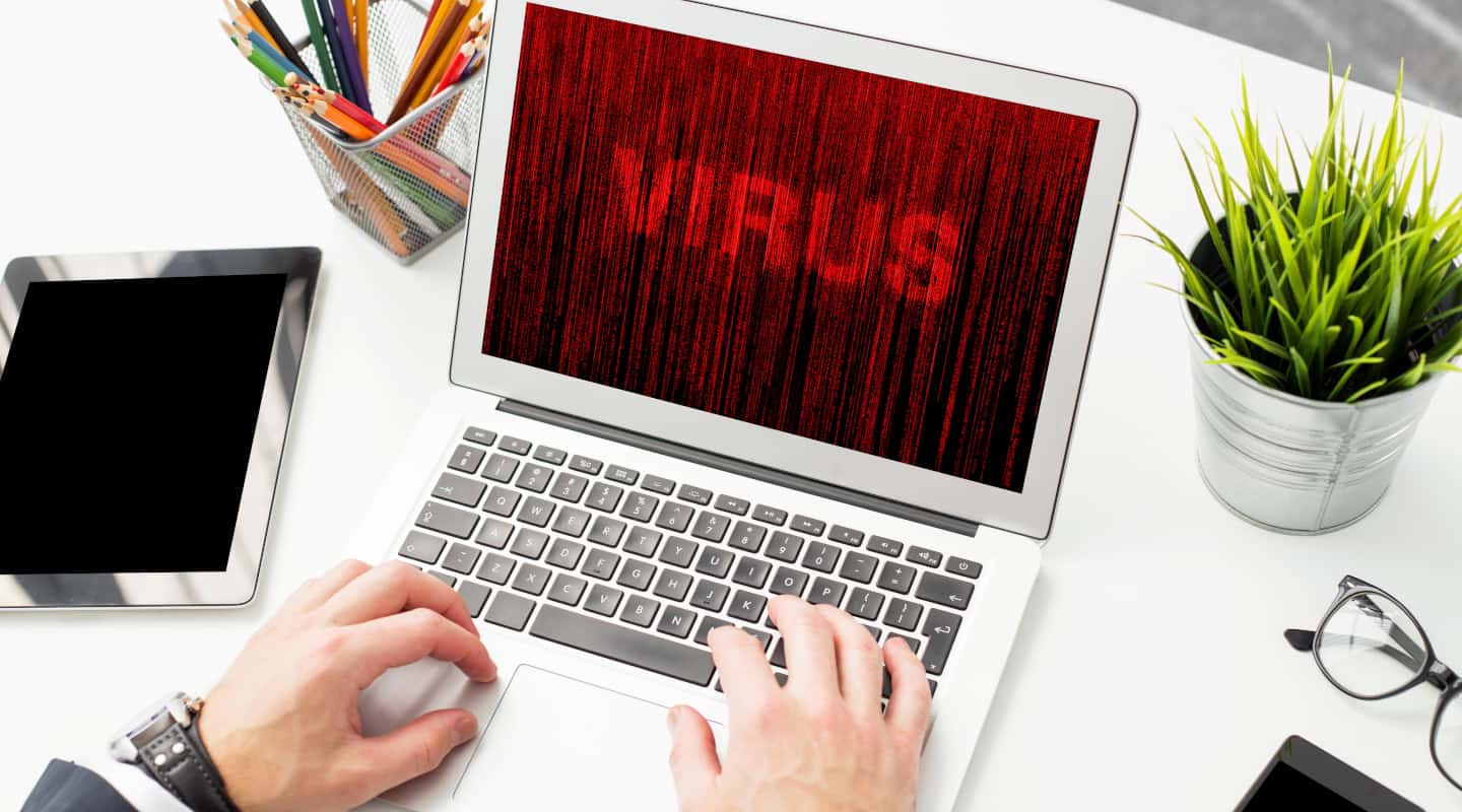 Wirus komputerowy – co to jest i jak się chronić? Najgorsze wirusy komputerowe