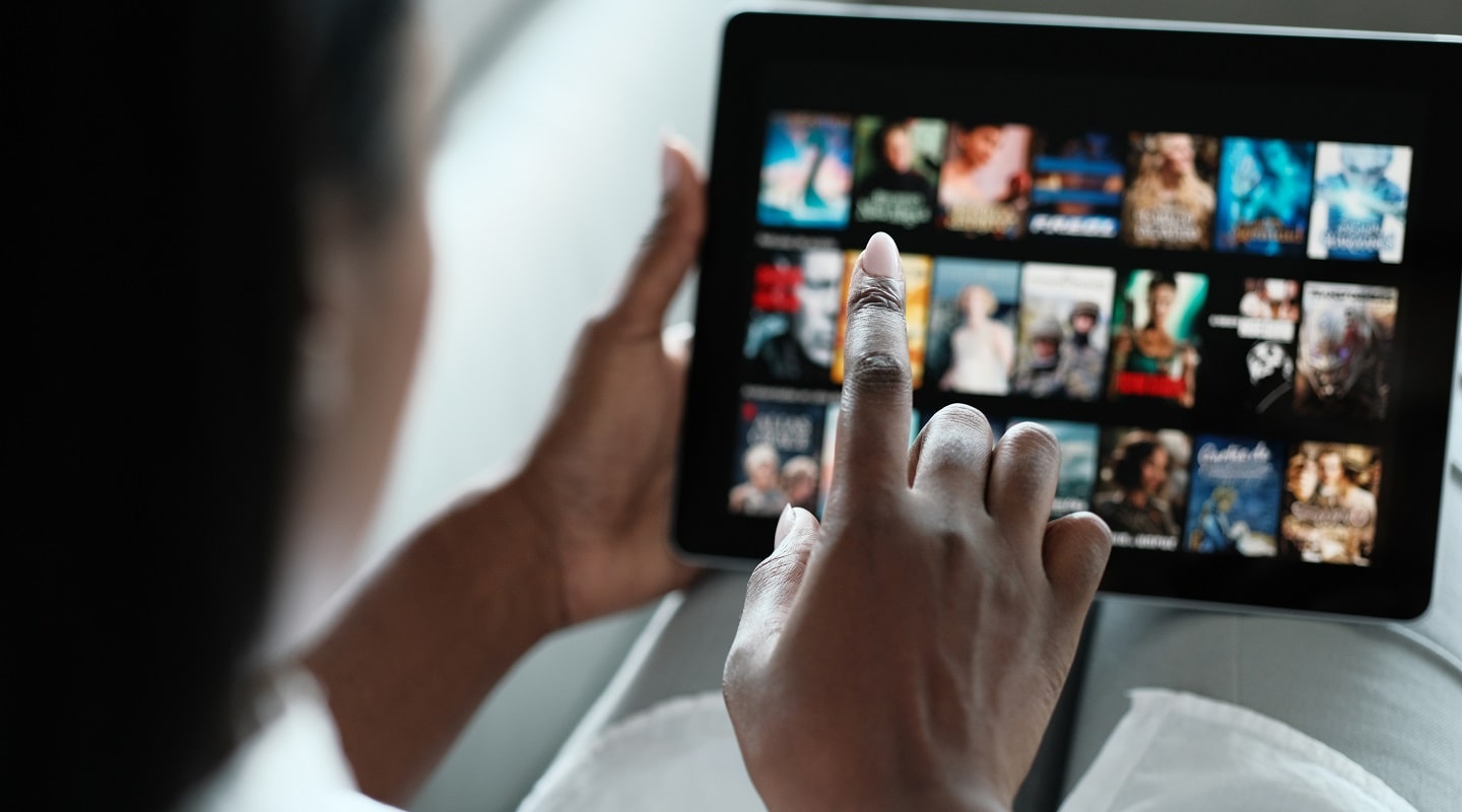 Jak sprawdzić historię oglądania Netflix? Jak ją usunąć i pobrać?