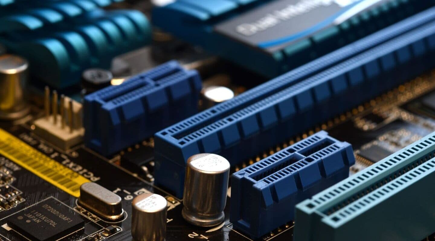 Złącze PCI Express – co to jest? Porównanie wersji PCI-e